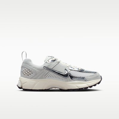 ナイキ ボメロ 5 ジュニアシューズ