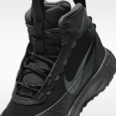 Nike Terrascout Big Kids' Boots with Reflective Accents