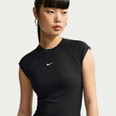 Nike Sportswear Chill Knit Sıkı Kesimli Kısa Kollu Fitilli Kadın Üstü