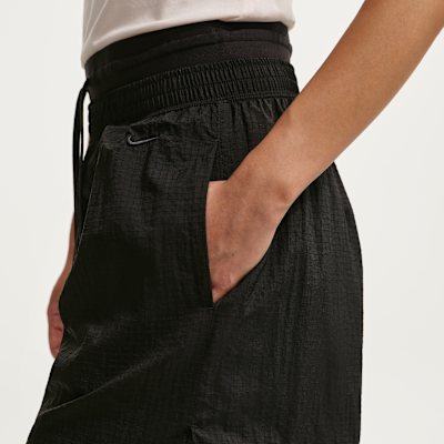Шорты женские Nike Sportswear Loose Fit High-Waist Lightweight Ripstop