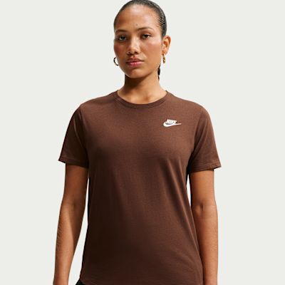 Nike Sportswear Club Essentials Kadın Tişörtü