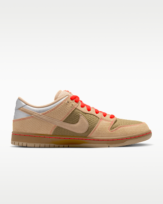 Nike SB Dunk Low Pro Skate Shoes. Nike JP