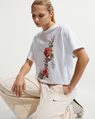 Женская футболка Nike Sportswear