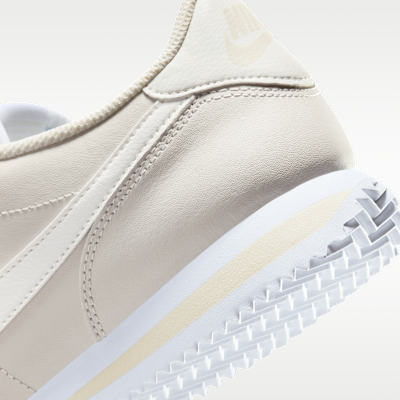 รองเท้าผู้หญิง Nike Cortez Leather