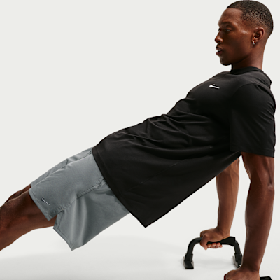 Nike Unlimited Dri-FIT 18 cm Astarsız Çok Yönlü Erkek Şortu görsel 4