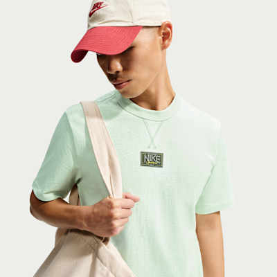 Nike Sportswear Premium Essentials Tişört