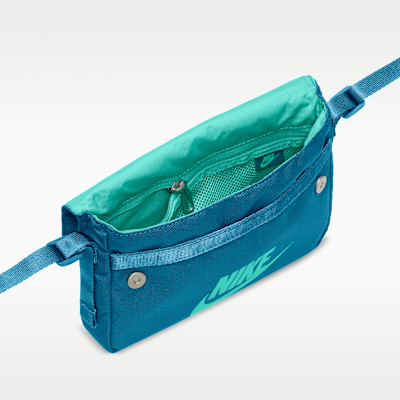 Nike Sportswear Women's Futura 365 Cross-Body Bag (3L)