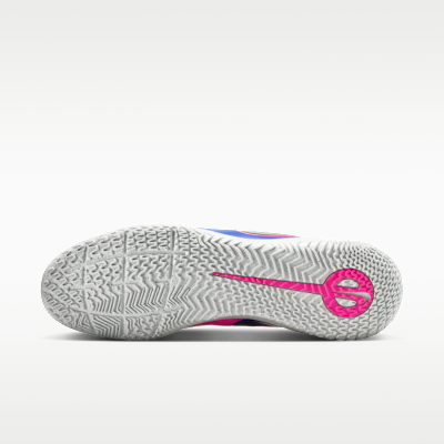 Nike Tiempo Maestro Club Indoor/Court Low-Top Soccer Shoes