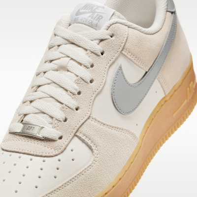 ナイキ エア フォース 1 '07 LV8 メンズシューズ