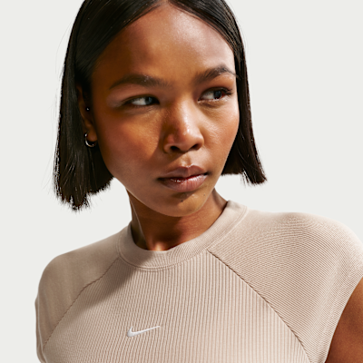 Nike Sportswear Chill Knit Sıkı Kesimli Kısa Kollu Fitilli Kadın Üstü görsel 3