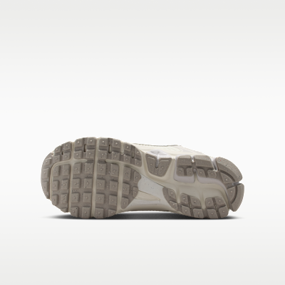 Nike Vomero 5 Older Kids' Shoes with Reflective Design Accents