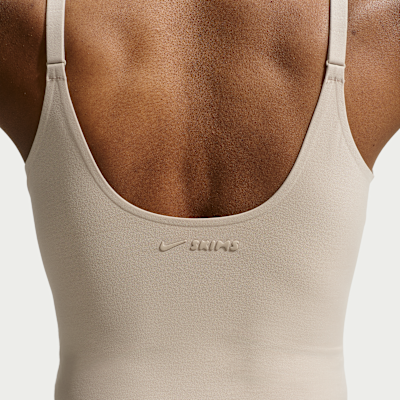 NikeSKIMS Studio Stretch Plunge Kadın Atleti görsel 6
