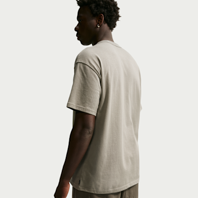 Nike Sportswear Premium Essentials Erkek Tişörtü görsel 2