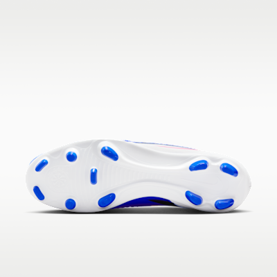 Tacos de fútbol para terrenos múltiples Nike Phantom 6 Low Club