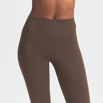 NikeSKIMS Matte Women's High-Waisted V-Line 26" Leggings