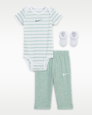 Детские носки Nike Baby Bodysuit, Pants, and Terry Socks 3-Piece Set