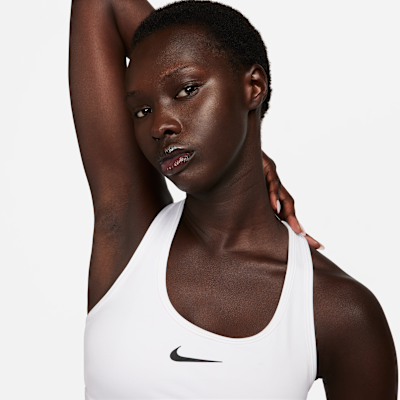 Nike Swoosh Orta Destekli Pedli Kadın Spor Sütyeni görsel 5