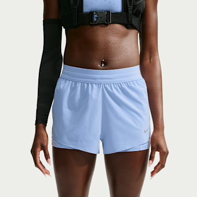 Nike Swift Dri-FIT Normal Belli 2'si 1 Arada Kadın Koşu Şortu görsel 2