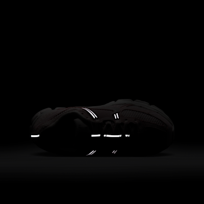 Nike Vomero 5 大童反光裝飾鞋款