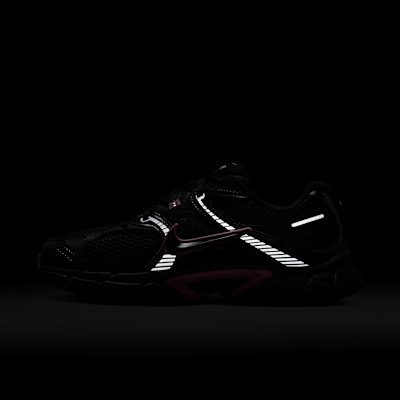 Γυναικεία παπούτσια Nike V5 RNR με ανακλαστικές λεπτομέρειες