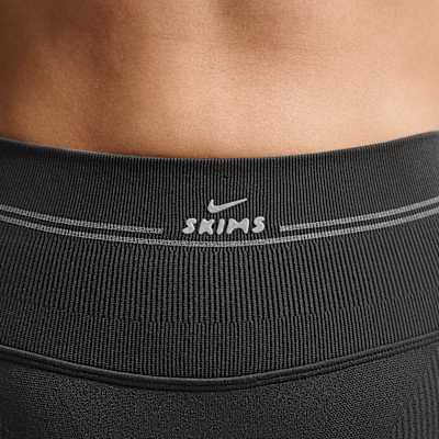 NikeSKIMS Ribbed Seamless Yüksek Belli 66 cm Kadın Taytı görsel 6