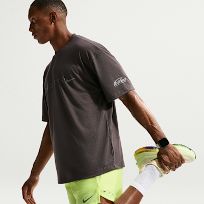Nike Stride Dri-FIT 18 cm 2'si 1 Arada Erkek Koşu Şortu görsel 4