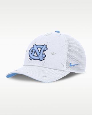 Женские  North Carolina Country Club Golfin' Rise Jordan Brand College Trucker Adjustable Hat
