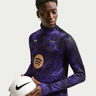 Nike FC Barcelona Strike Deplasman Kobe Dri-FIT Örgü Erkek Futbol Maç Öncesi Antrenman Üstü görsel 3
