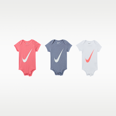Lot de trois bodys Nike pour bébé (0 - 6 mois)