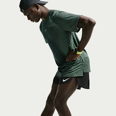Nike Stride Aero-FIT Kısa Kollu Erkek Koşu Üstü görsel 3