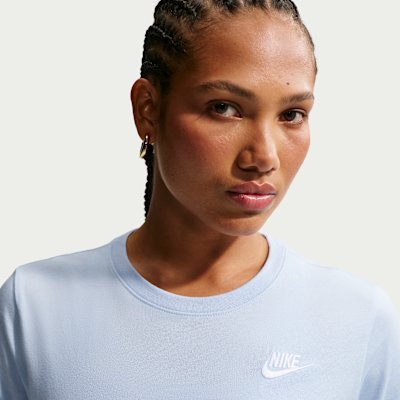 Nike Sportswear Club Essentials Kadın Tişörtü görsel 3
