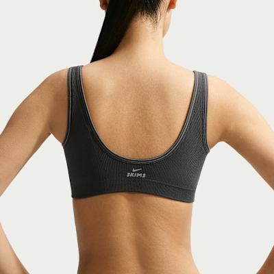 NikeSKIMS Ribbed Seamless Micro-Scoop Kadın Sütyeni görsel 2