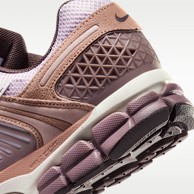 รองเท้าผู้ชาย Nike Zoom Vomero 5