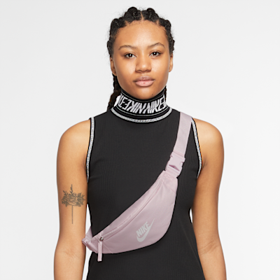 กระเป๋าคาดเอว Nike Heritage