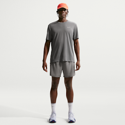 Nike Miler Dri-FIT Kısa Kollu Erkek Koşu Üstü görsel 4