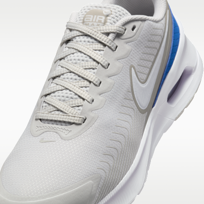 ナイキ エア マックス ニュアクシス メンズシューズ