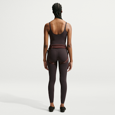 NikeSKIMS Studio Stretch Plunge Kadın Atleti görsel 5