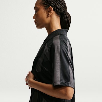 Nike Sportswear Büyük Kesimli Kadın Forması görsel 2