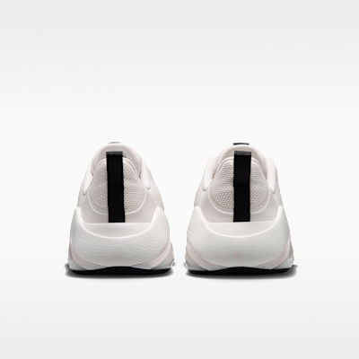 Nike Bella 7 Kadın Antrenman Ayakkabısı görsel 6