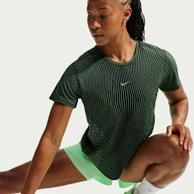 Nike Swift Aero-FIT Kısa Kollu Kadın Koşu Üstü görsel 3