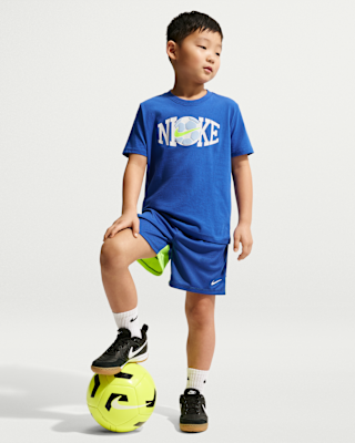 Детская футболка Nike Little Kids' Soccer Graphic and Shorts Set