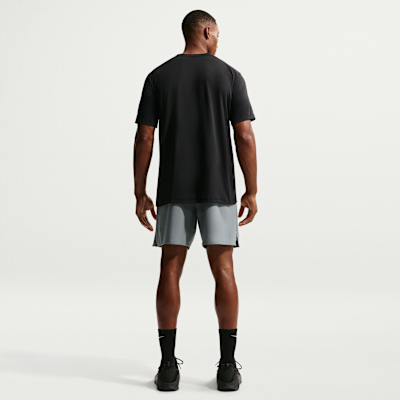 Nike Hyverse Dri-FIT UV Kısa Kollu Çok Yönlü Erkek Üstü görsel 5