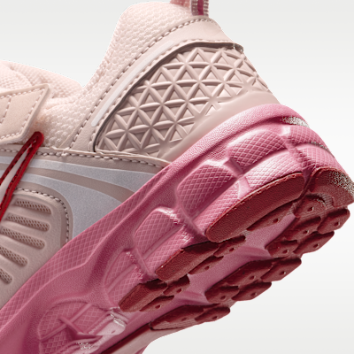 Nike Vomero 5 Younger Kids' Shoes with Reflective Design Accents