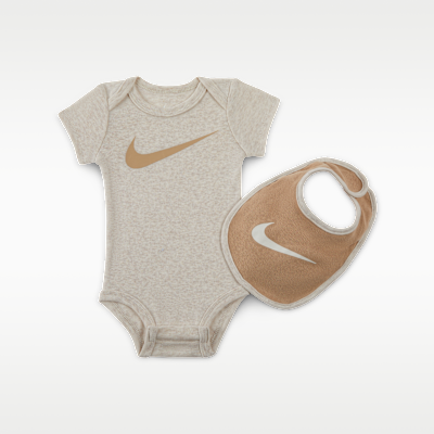 Conjunto de regalo en caja de 5 piezas para bebé Nike