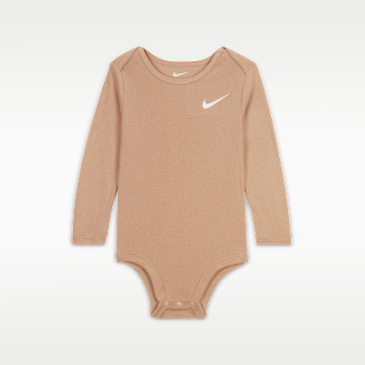 Conjunto de 3 piezas con pants para bebé Nike Baby Essentials