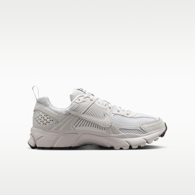 Nike Vomero 5 大童反光裝飾鞋款