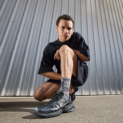 ナイキ V2K ラン メンズシューズ