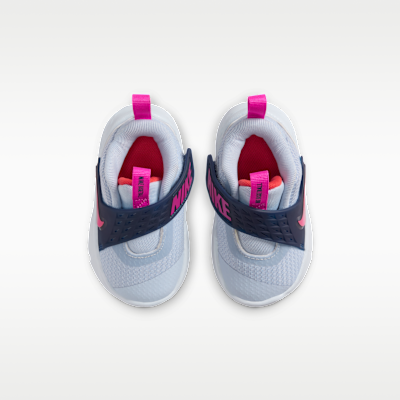 Tenis para bebé e infantil Nike Team Hustle D 12