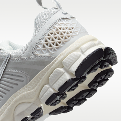 ナイキ ボメロ 5 ジュニアシューズ