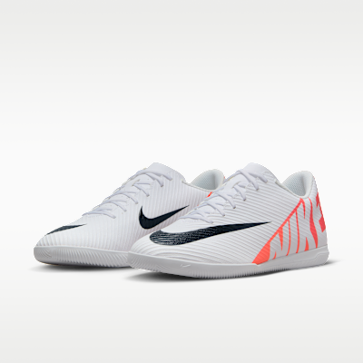 Nike Mercurial Vapor 15 Club Indoor/Court Low-Top Soccer Shoes